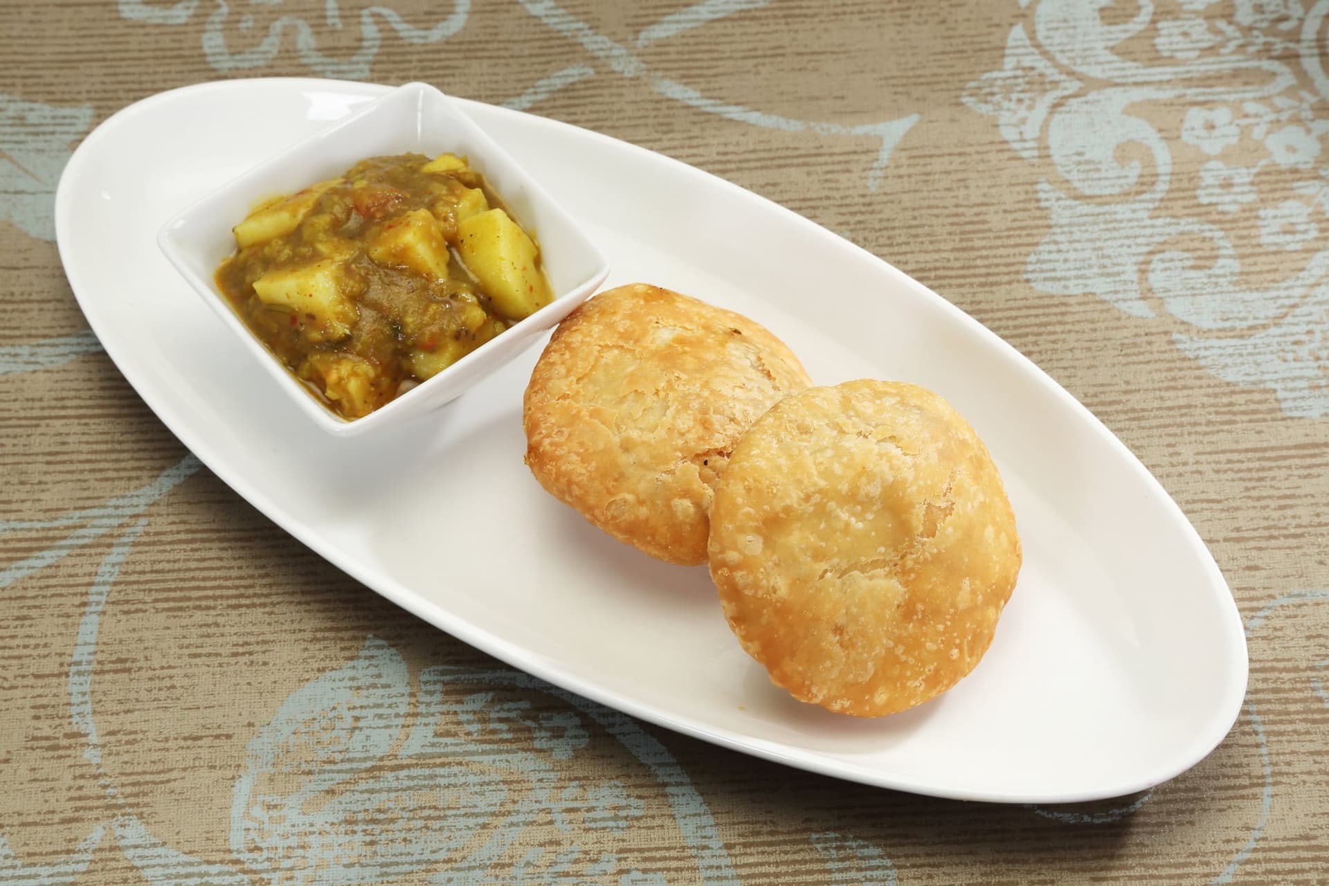 Kachori-Sabzi